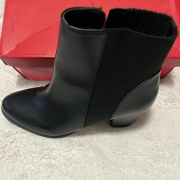 Kelly and Katie Jadona Bootie sleek design features mixed materials size 11M - Picture 15 of 15